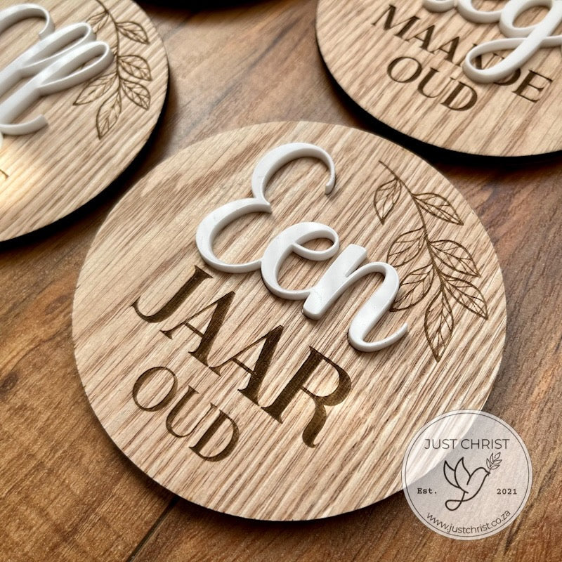 Raised Acrylic Baby Milestone Plaques: Stylish Keepsake for Baby's Development